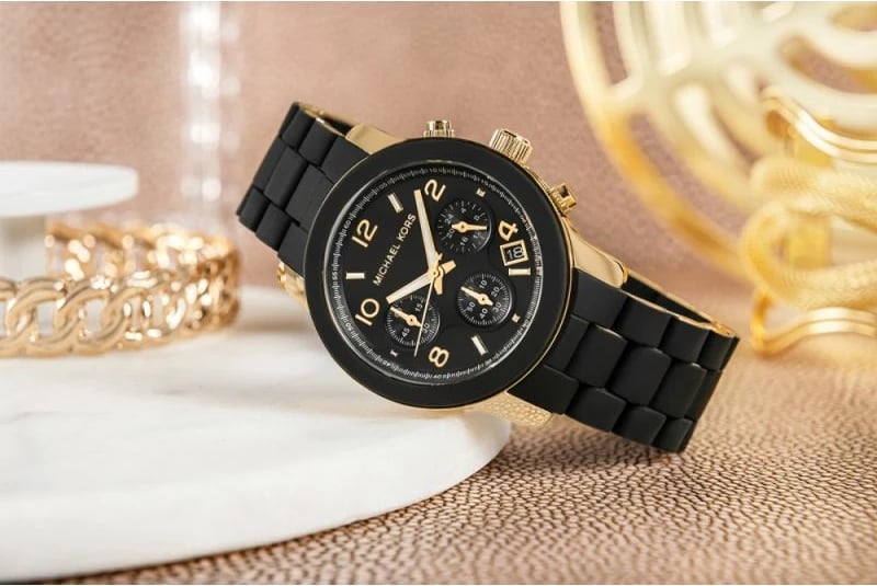 Orë dore për femra Michael Kors, e zezë dhe e artë