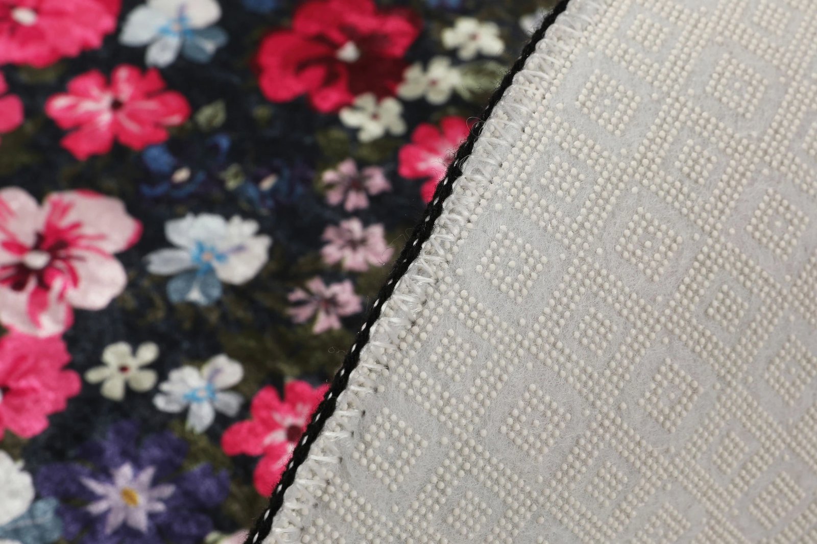 Tapet banje Mijölnir, Antoryum rrethor, Djt 100, shumëngjyrësh Tapet banje Mijölnir, Antoryum rrethor, Djt 100, shumëngjyrësh