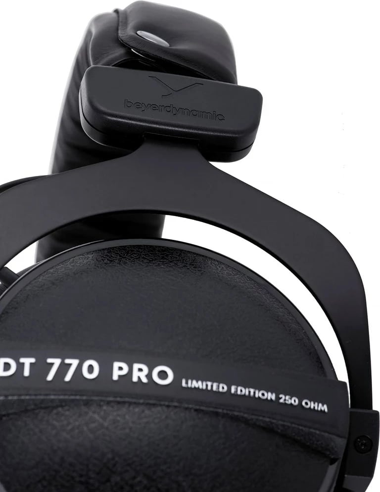 Kufje Beyerdynamic DT 770 PRO 250 OHM, Black Limited Edition