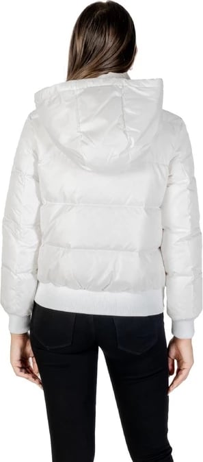 Jakne femra Armani Exchange e bardhë