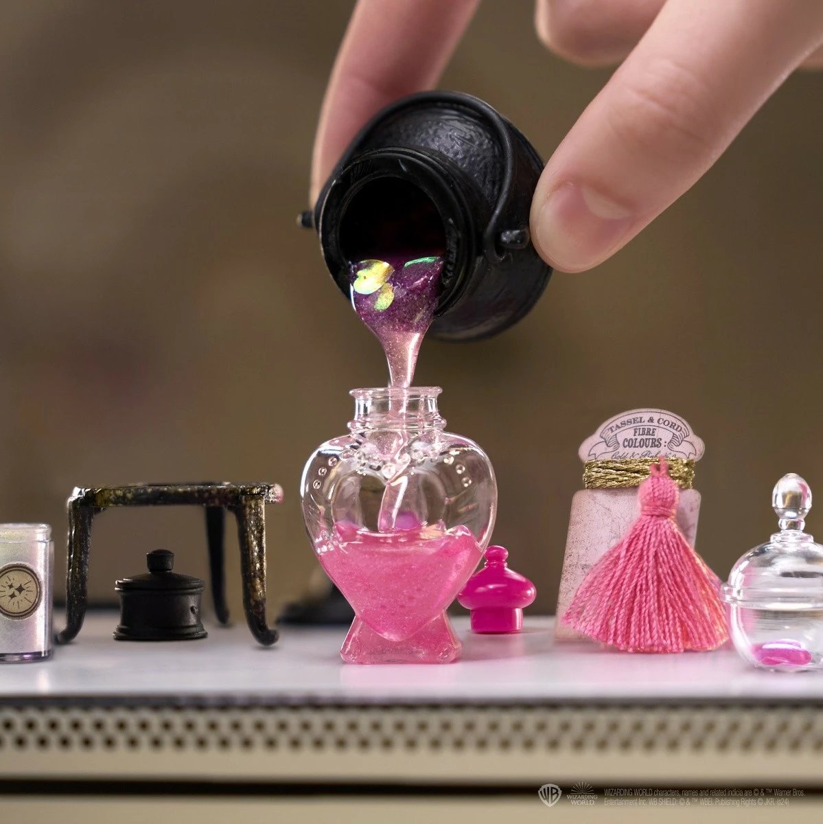 Set figurina Miniverse Harry Potter Make It Mini Potions, MGA, 15 copë