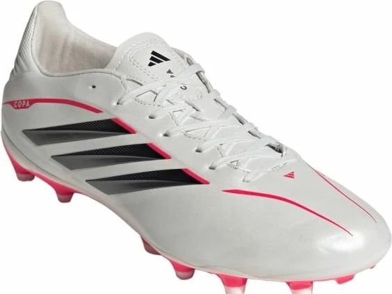 Atlete futbolli adidas, të zeza