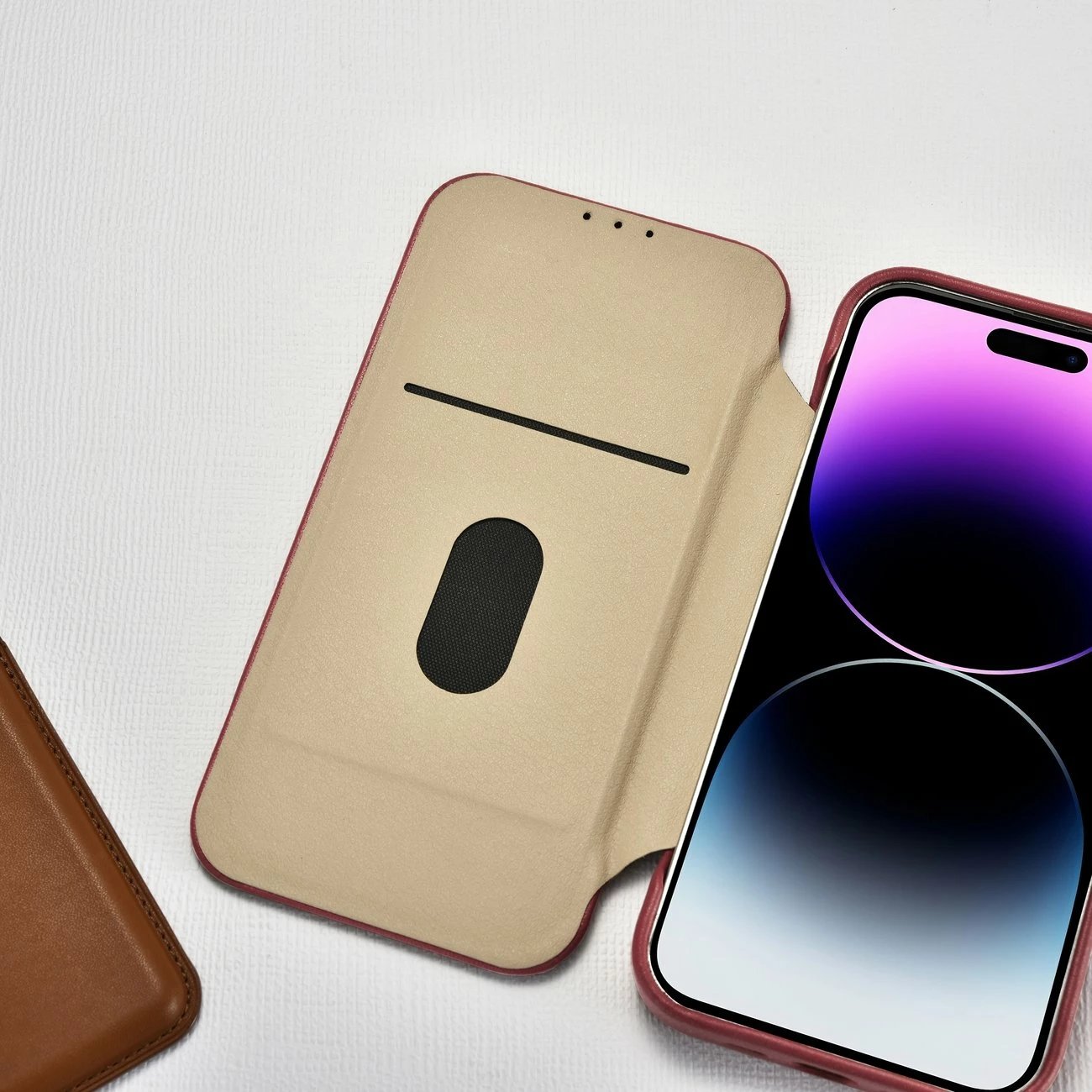 Mbështjellës iCarer CE Premium lëkurë folio për iPhone 14 Pro Max, MagSafe, Kuq