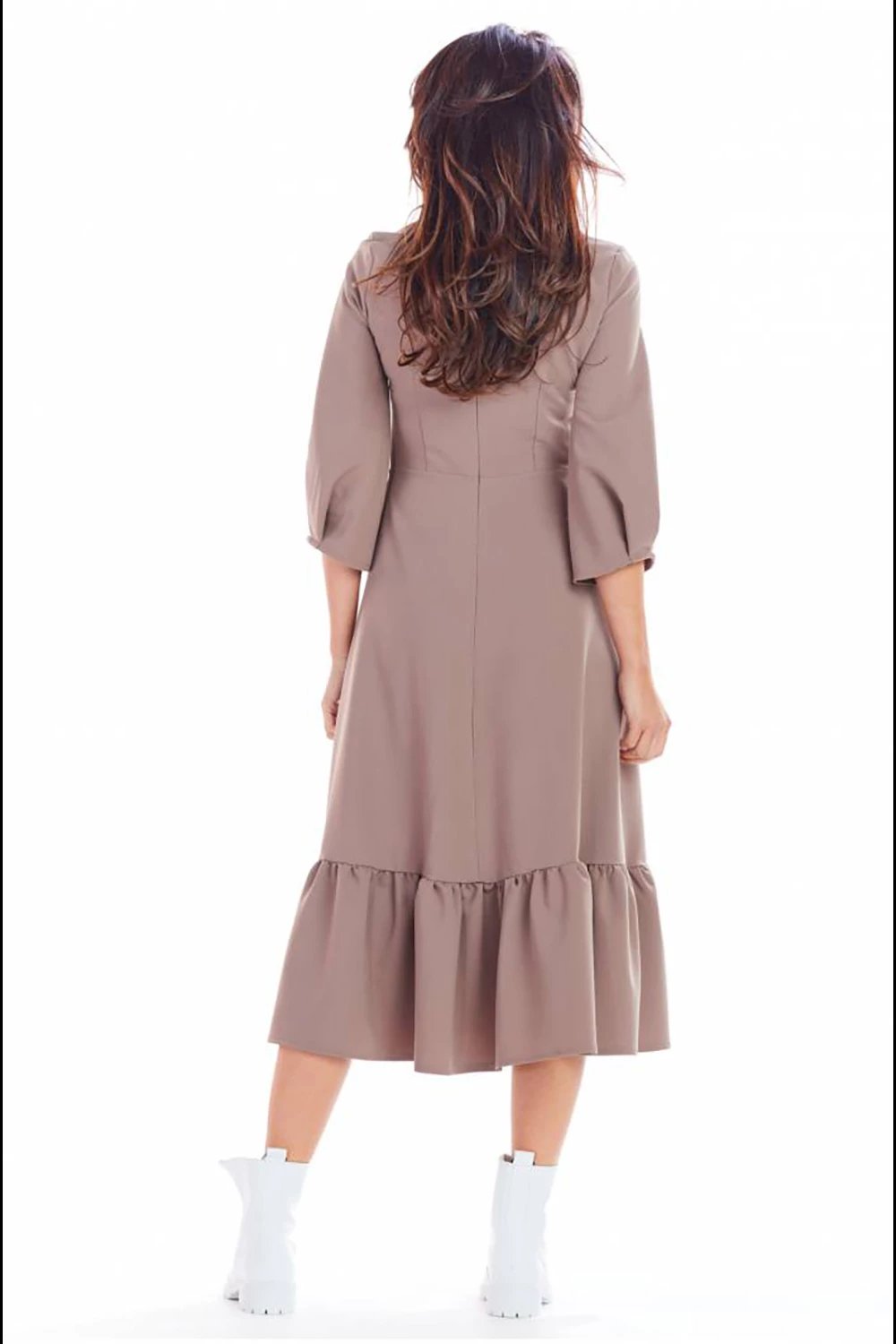 Fustan për femra awama model 139573, bezhë