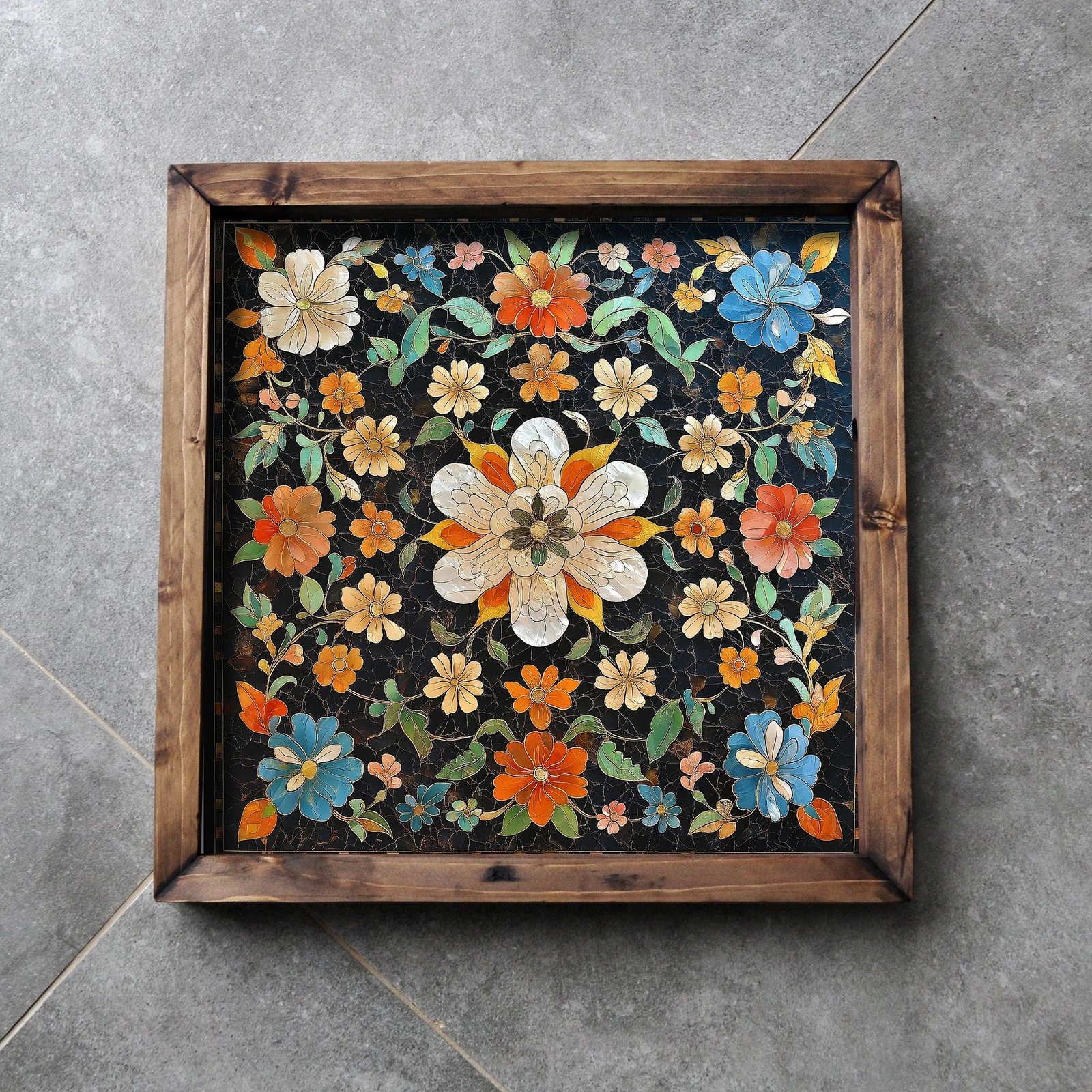 Tabaka druri me lule shumëngjyrëshe, Evila Originals, REF054, 35x35x4 cm Tabaka druri me lule shumëngjyrëshe, Evila Originals, REF054, 35x35x4 cm