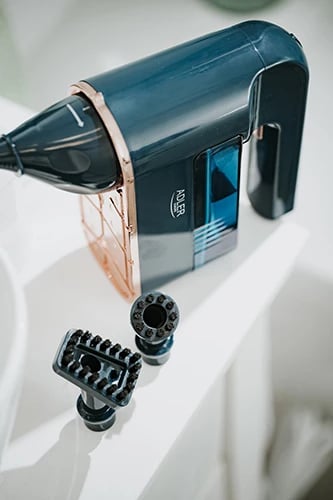 Pastrues me avull, Adler AD 7050, 1200W, depozitë 120 ml, IPX4, kabllo 3 m, set 5 aksesorë