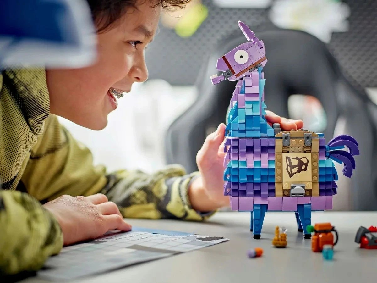 Lego Fortnite 77071 Supply Llama, 691 pjesë
