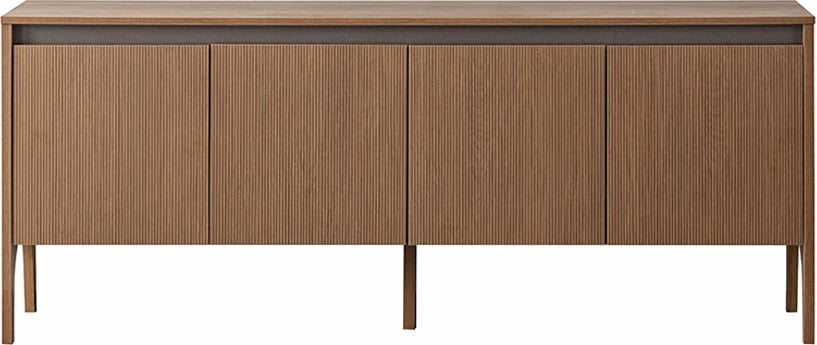 Komodë anësore prej druri, 4 dyer, ngjyrë arre, 200x45x81