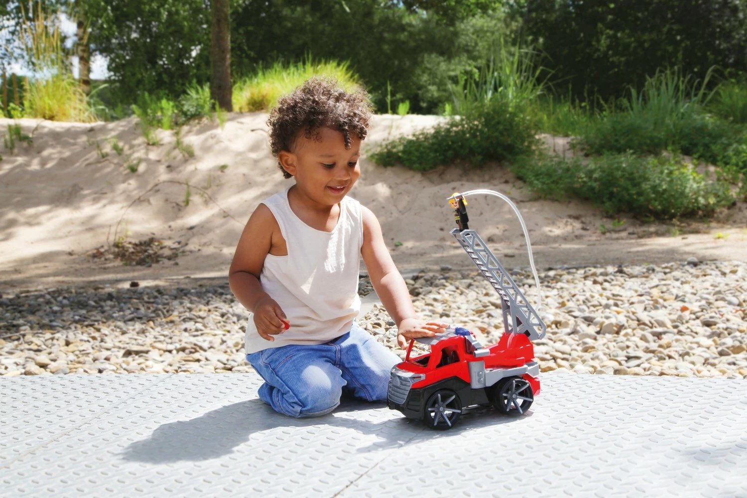 Kamion zjarrfikës lodër Lena Truxx2, me figurë, plastikë, kuq/zi/argjend