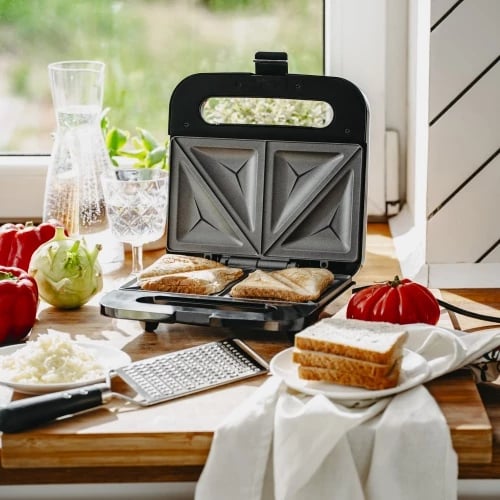 Toster për sanduiçe Adler AD 3076, pllaka trekëndëshe jo-ngjitëse, 750W (max 1000W), 2 drita treguese, argjendtë/zi Toster për sanduiçe Adler AD 3076, pllaka trekëndëshe jo-ngjitëse, 750W (max 1000W), 2 drita treguese, argjendtë/zi