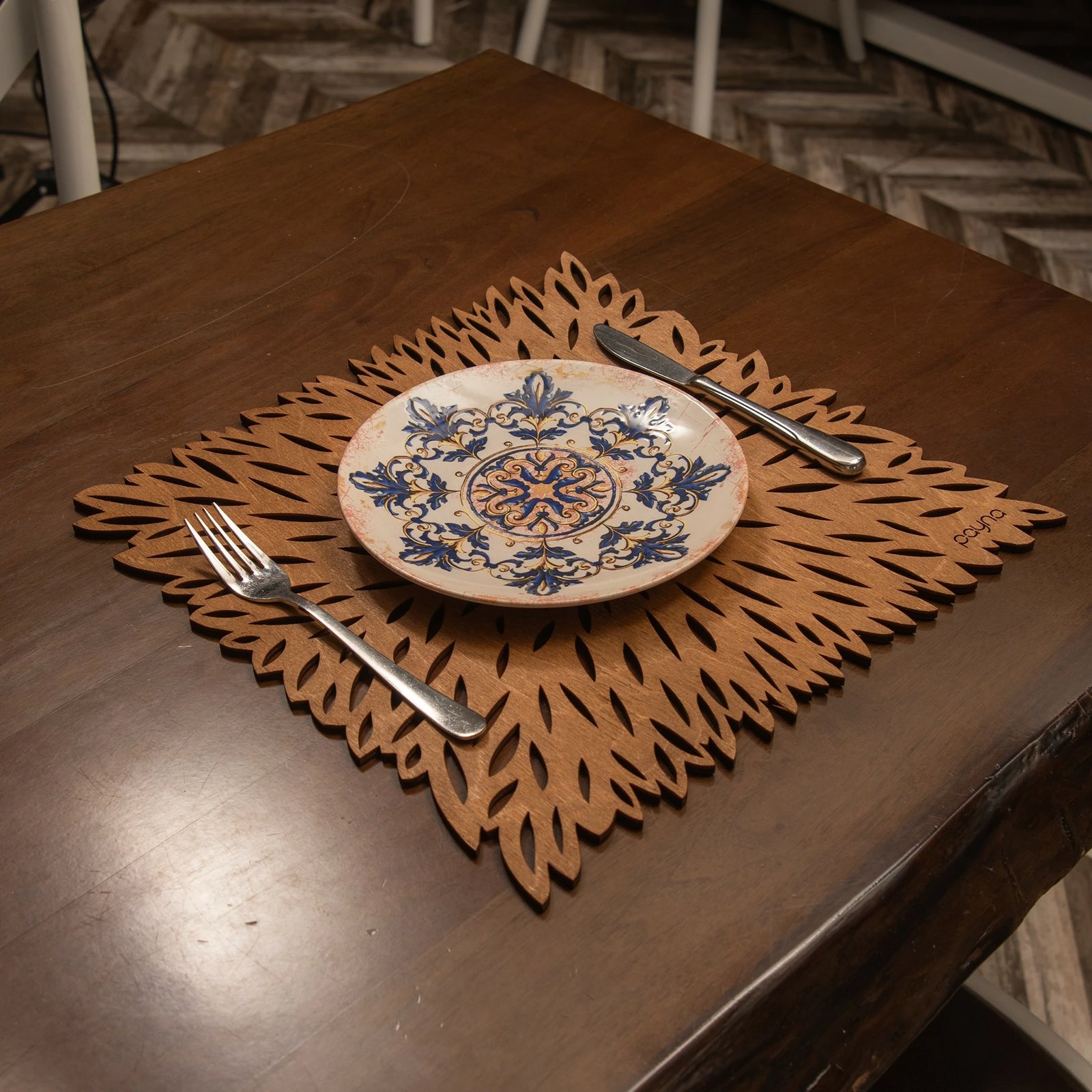 Set nënshtruesish tavoline prej druri, Hermia, model me maja, ngjyrë arre, 6 copë