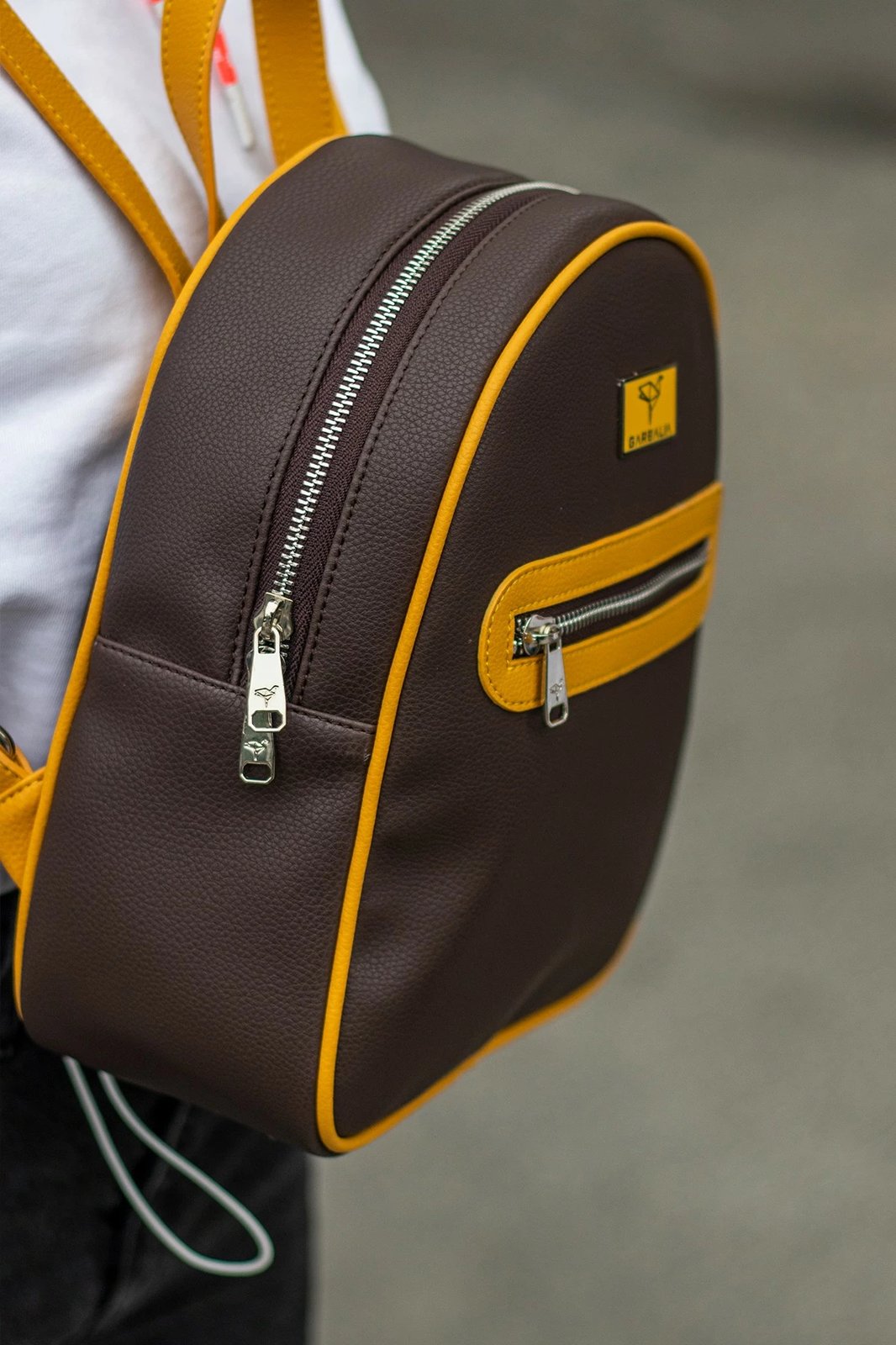 Çantë shpine Zoozie Bags Oslo, kafe-verdhë