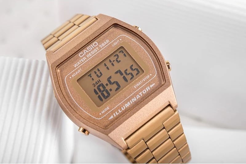 Orë dore digjitale për femra Casio, rozë gold