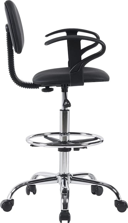 Karrige recepcioni Icina, e zezë