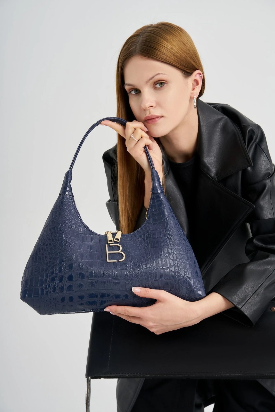 Çantë shpatullës Lucky Bees, croco ngjyrë kaltër e errët, 505