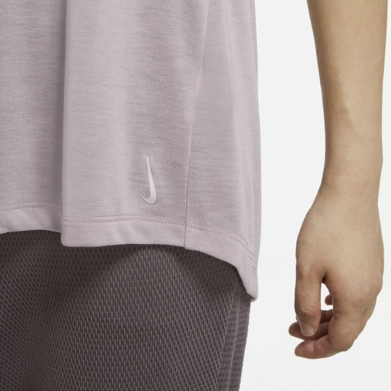 Maicë Nike për femra, ngjyrë vjollcë