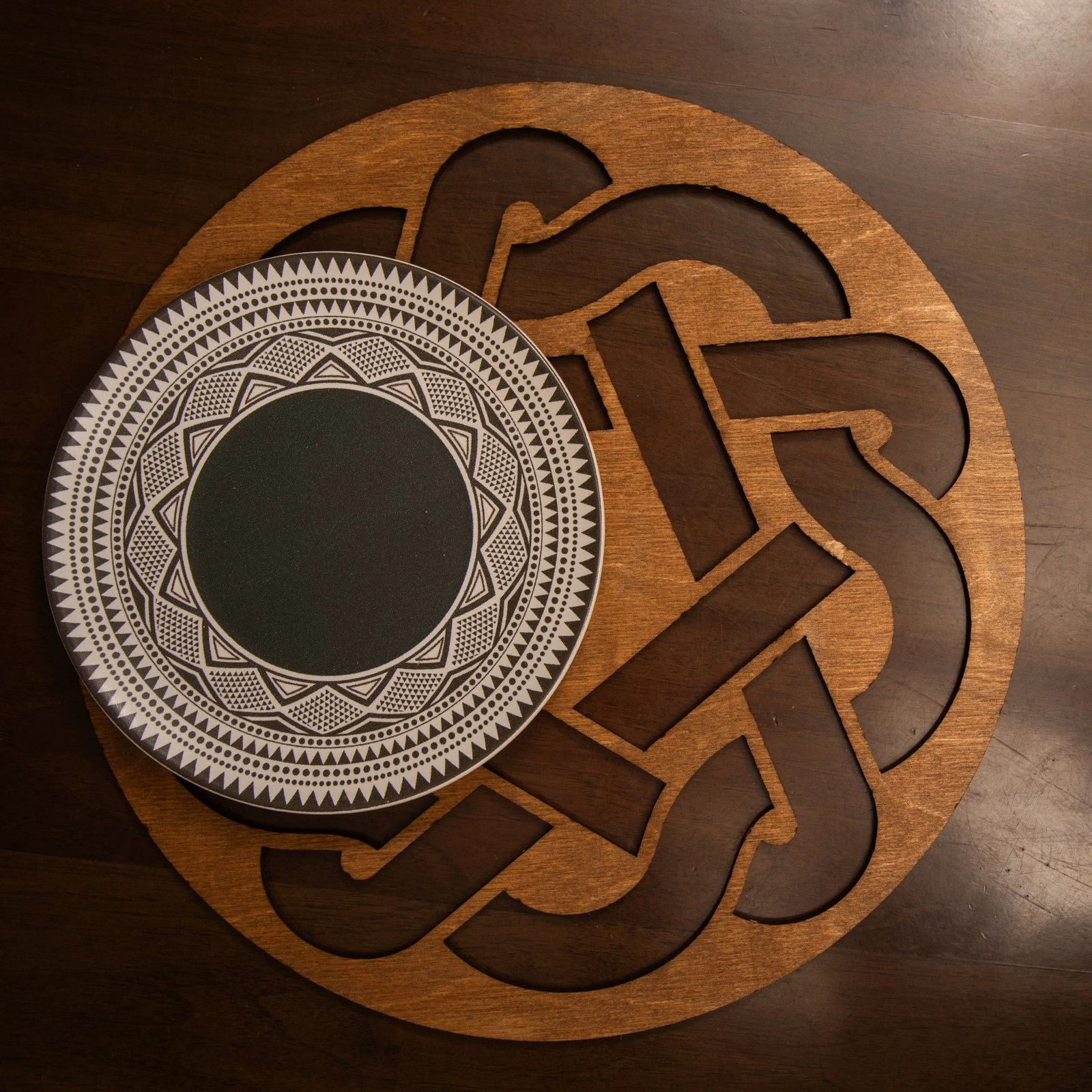 Set nënshimesh druri për tavolinë (4 copë), Hermia, ngjyrë arre