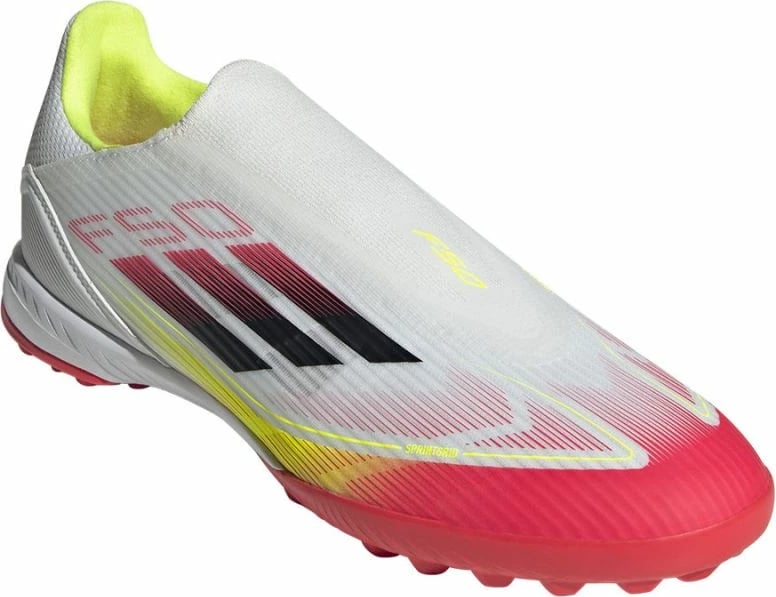 Atlete futbolli adidas për meshkuj, të bardha