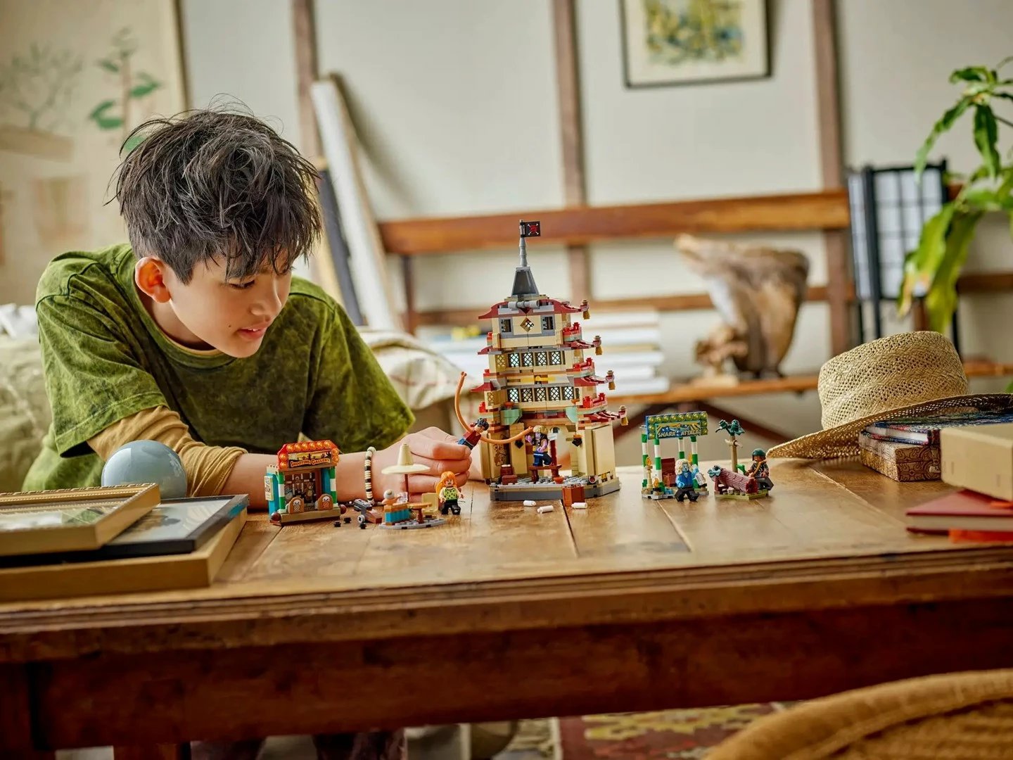 Set LEGO One Piece 75638 Battle at Arlong Park me 5 minifigura