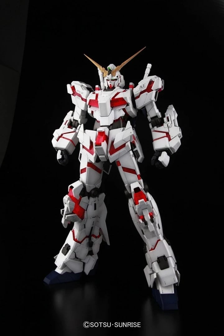 Model PG Bandai Unicorn Gundam, Perfect Grade, Bardhë