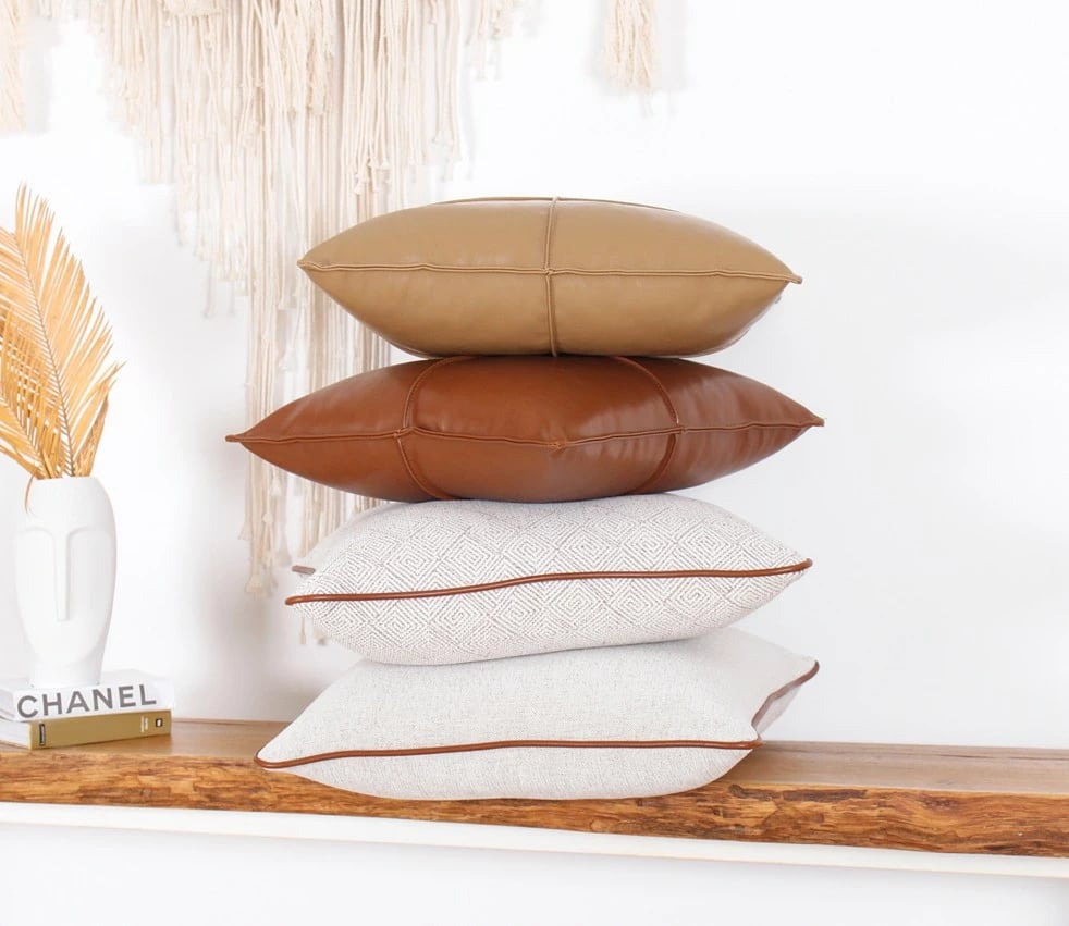 Jastëk dekorativ, lëkurë artificiale, ngjyrë deve, Dobsett, 50x50cm