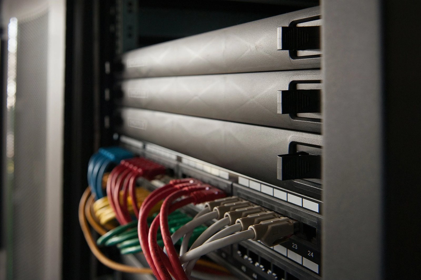 Panel bosh Digitus 1U, për kasë rrjeti/serveri, snap-in, 19 inç, i zi