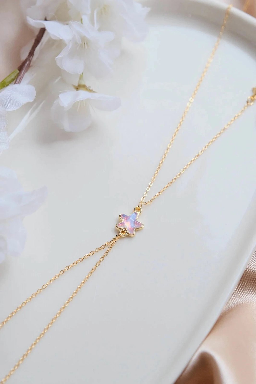 Byzylyk Jumeon, ngjyrë ari, gur zirkoni