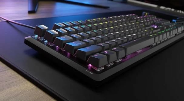 Tastierë mekanike Corsair K70 Core RGB (CH-910971E-NA), me kabllo USB, ndriçim RGB, e zezë