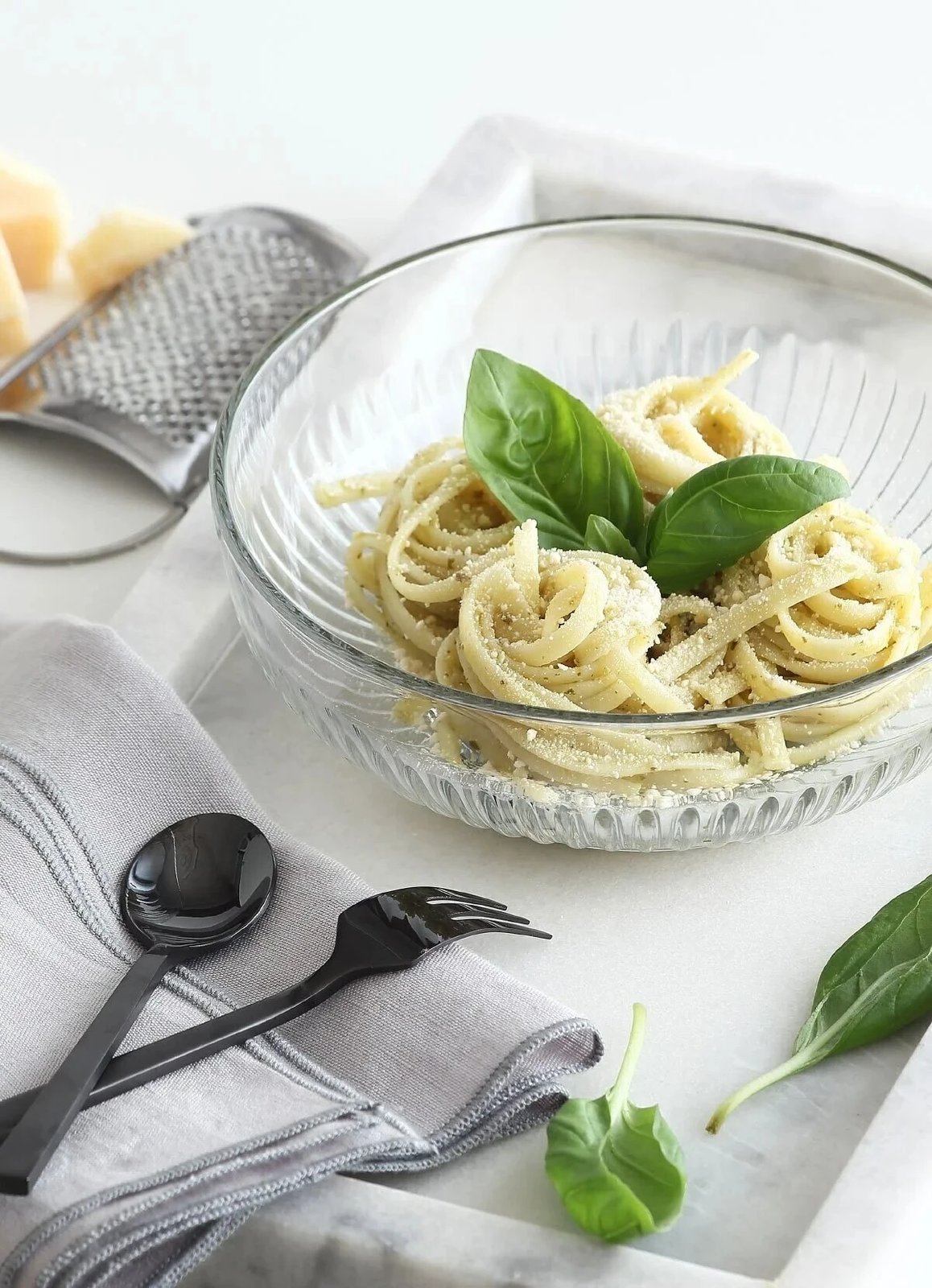 Set i pjatave të thella prej qelqi për sallatë (2 copë), Hermia Concept, LV-TOK282N