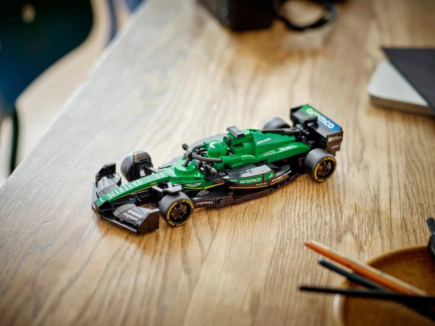 Set LEGO Speed Champions Aston Martin Aramco F1 AMR24, 269 pjesë, Jeshile