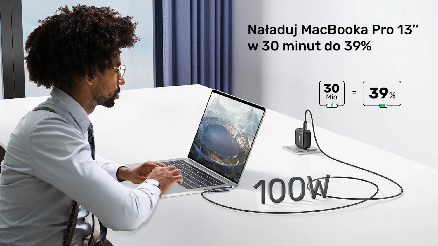 Kabllo Unitek USB-C me kënd 90° PD100W 0,5m, ngjyrë zi-hiri Kabllo Unitek USB-C me kënd 90° PD100W 0,5m, ngjyrë zi-hiri