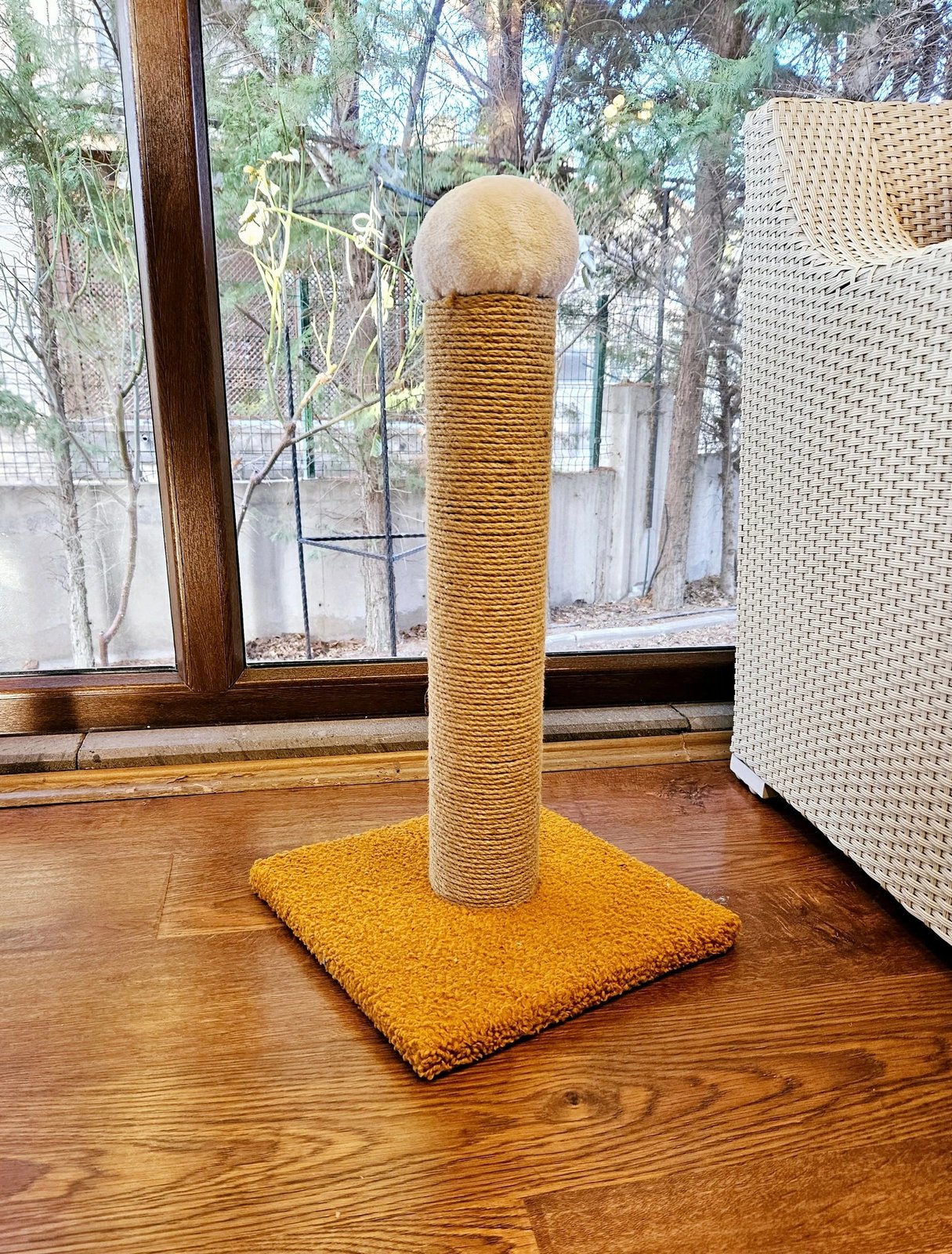 Shtyllë gërvishtëse për mace, ngjyrë mustard, Hanah Home, Tırma XL