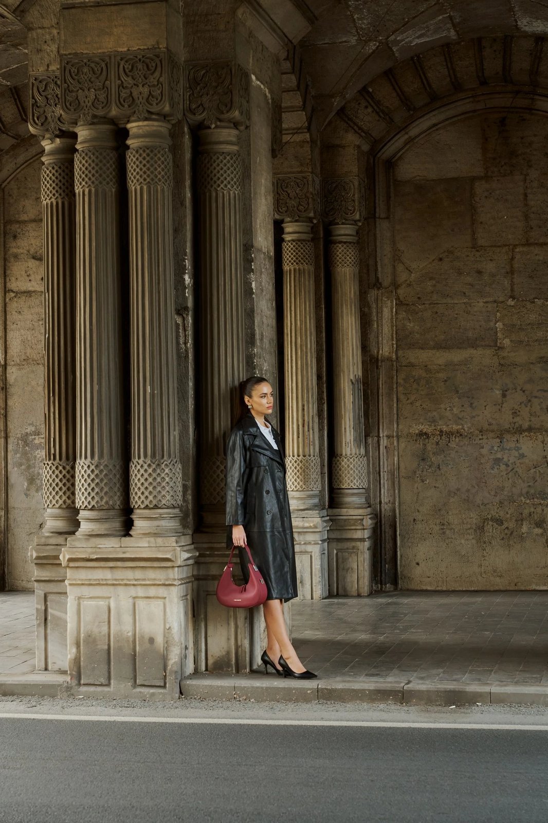 Çantë krahu ngjyrë e kuqe claret, Vince Camuto, Riviera