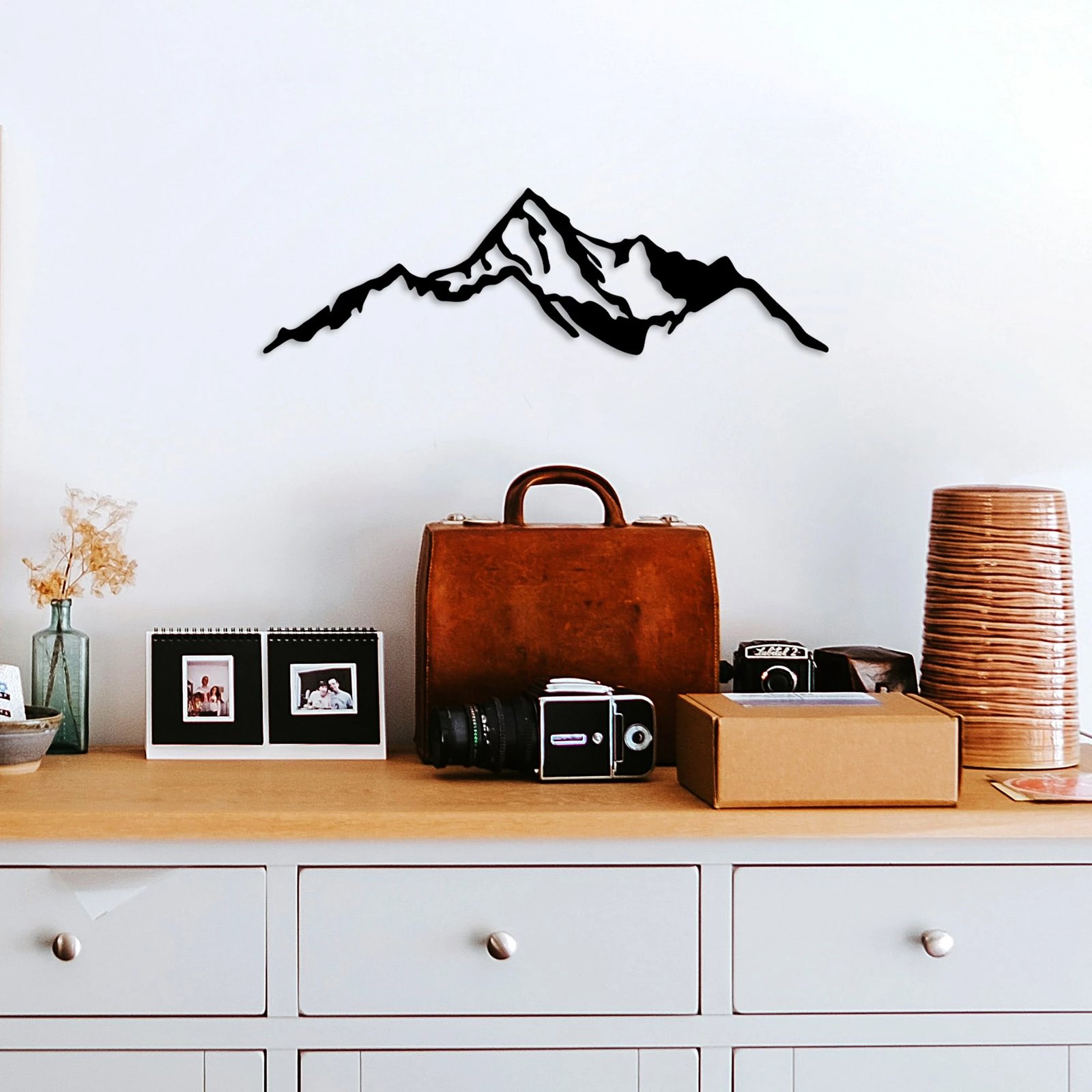 Aksesor dekorativ për mur, metalik, mal, Wallity - 9, ngjyrë e zezë, 67x20cm