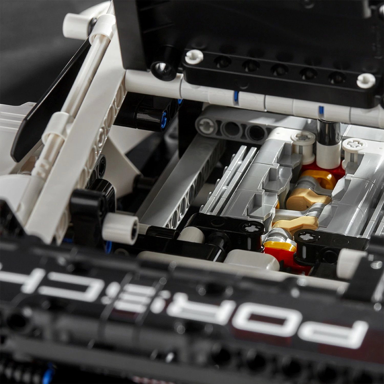 Set ndërtimi LEGO Technic Porsche 911 RSR, 779 pjesë, Multikolor
