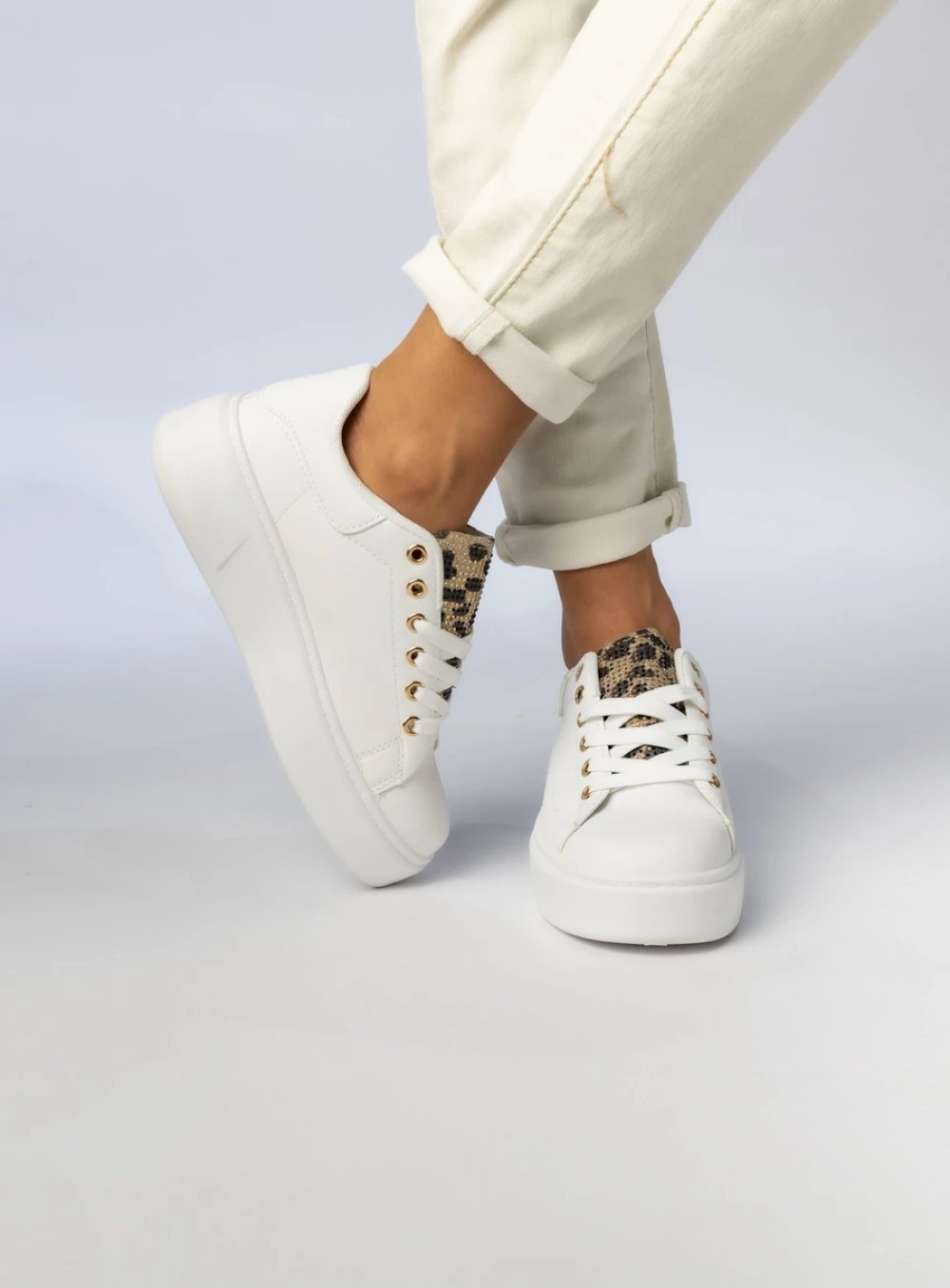 Atlete Inello model 210583j, të bardha
