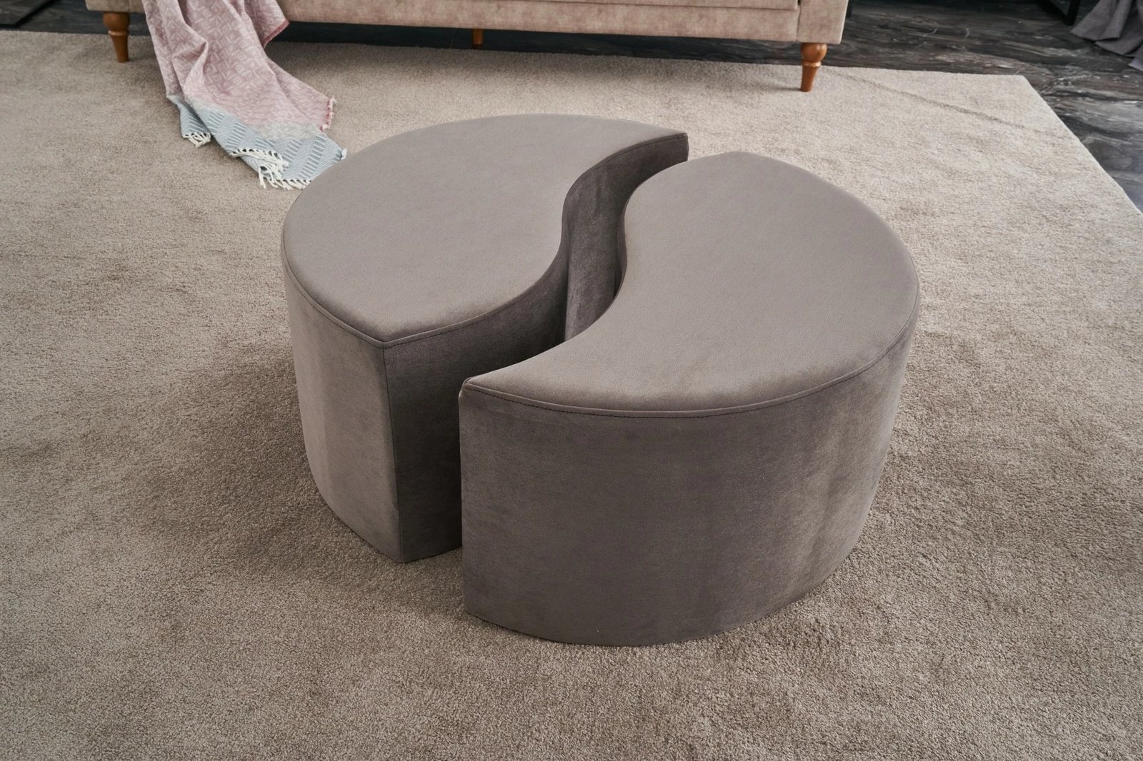 Puf Atelier del Sofa, kadife, ngjyrë mink, 80x40x80cm