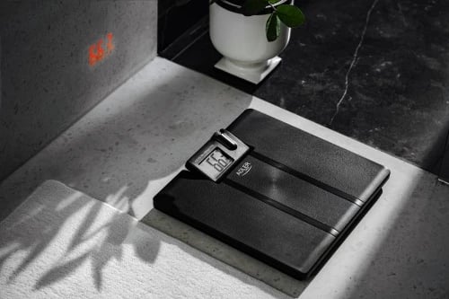 Peshore banjoje, Adler, AD 8182, 180 kg, LCD, projektor, e zezë