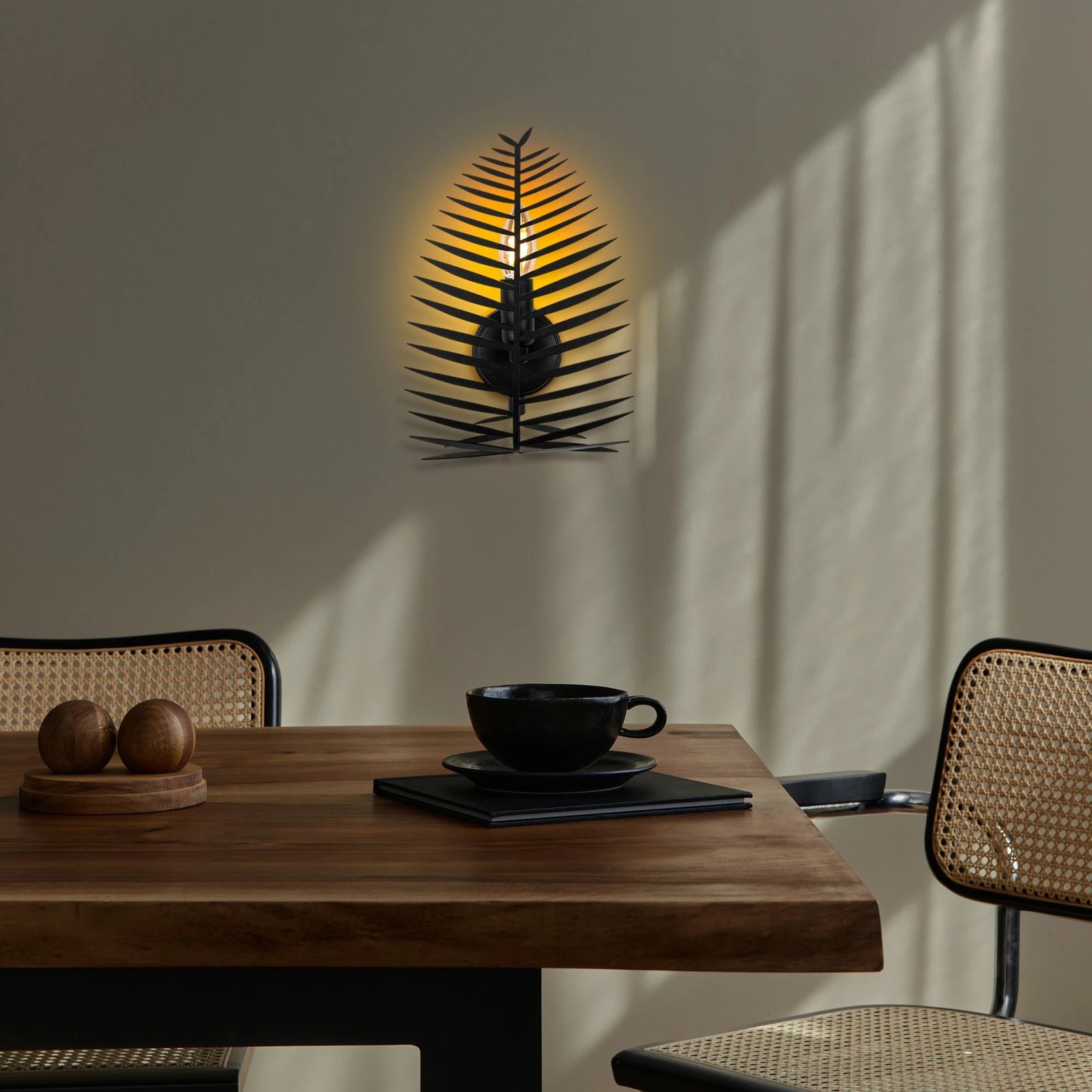 Llambë muri Opviq, Leaf, ngjyrë e zezë, 20x30x8 cm