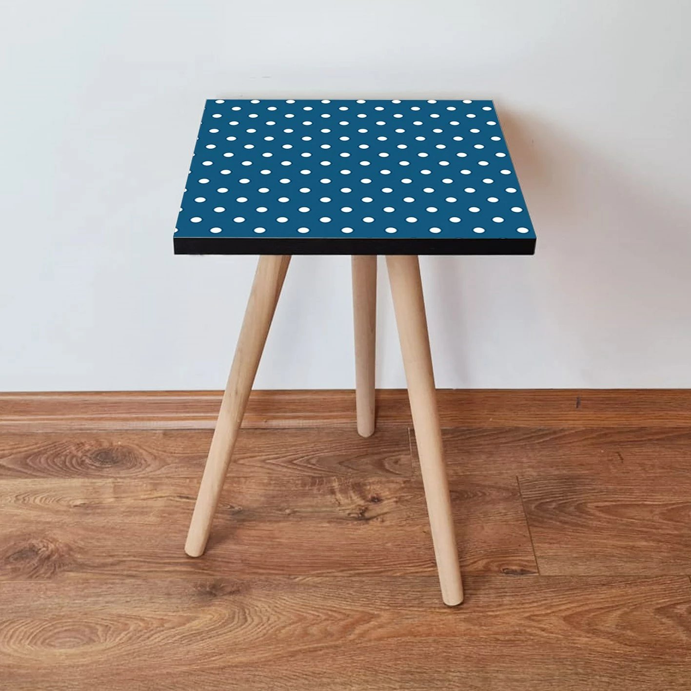 Tavolinë anësore, ngjyrë blu e errët me pika të bardha, Skye Decor, Shp370