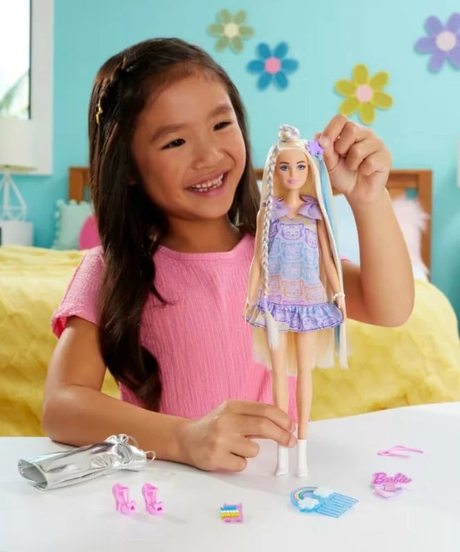 Kukull Barbie Mattel Fun & Fancy JCT72 me flokë të gjatë, me aksesorë dhe dy veshje, shumëngjyrëshe