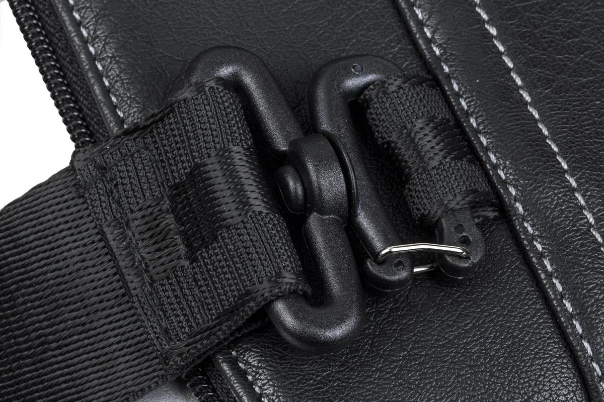 Çantë RivaCase 8930, 15.6", E zezë