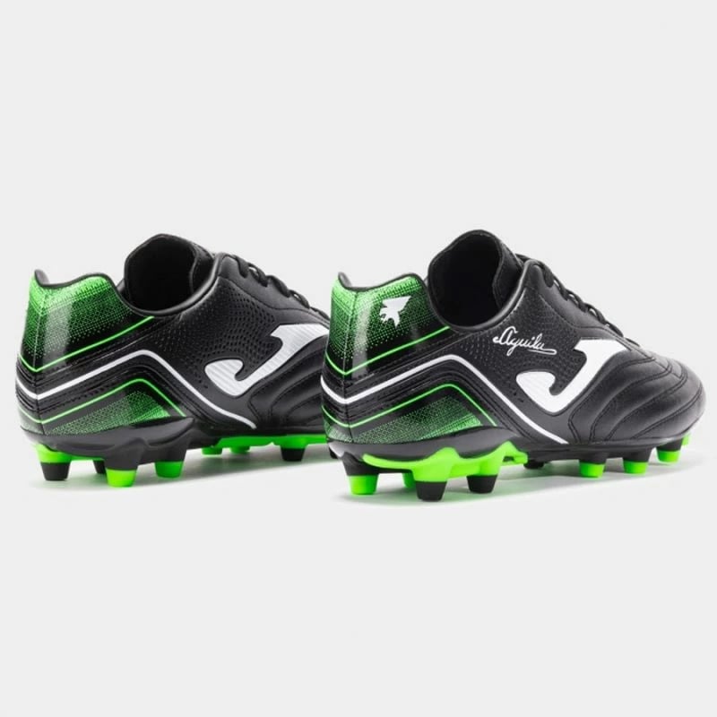 Atlete futbolli Joma, të zeza