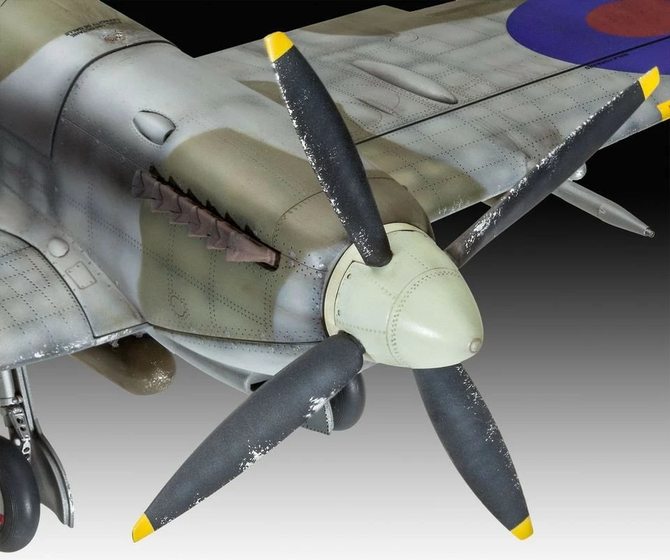 Model aeroplani Revell Spitfire Mk.IXC 1:32, 154 pjesë, plastik Model aeroplani Revell Spitfire Mk.IXC 1:32, 154 pjesë, plastik