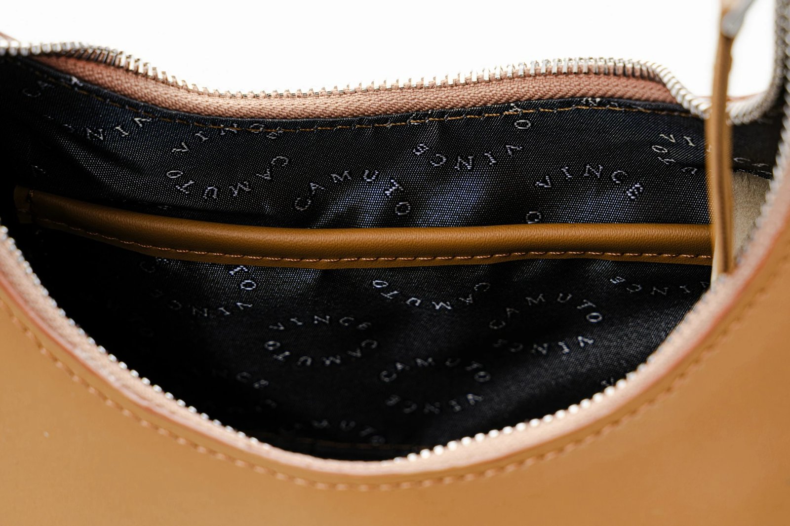 Çantë shpatulle ngjyrë mustard, Vince Camuto, Riviera