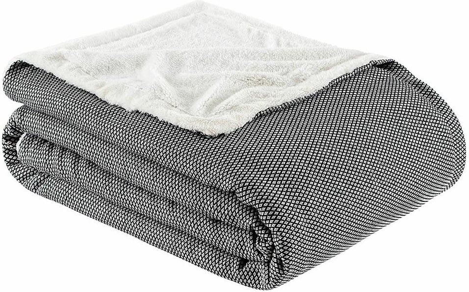 Batanije teke L'Essentiel Linge de Maison, Likya, e zezë