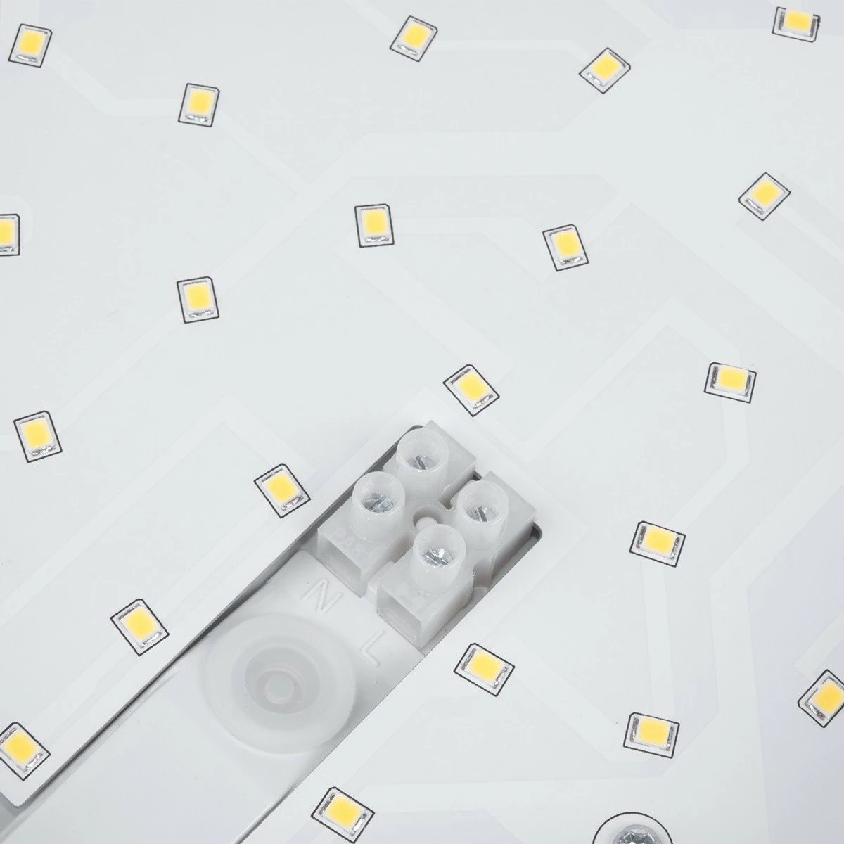 Lampë LED me sensor lëvizjeje Maclean MCE357W 10W 900lm 4000K IP44, e bardhë