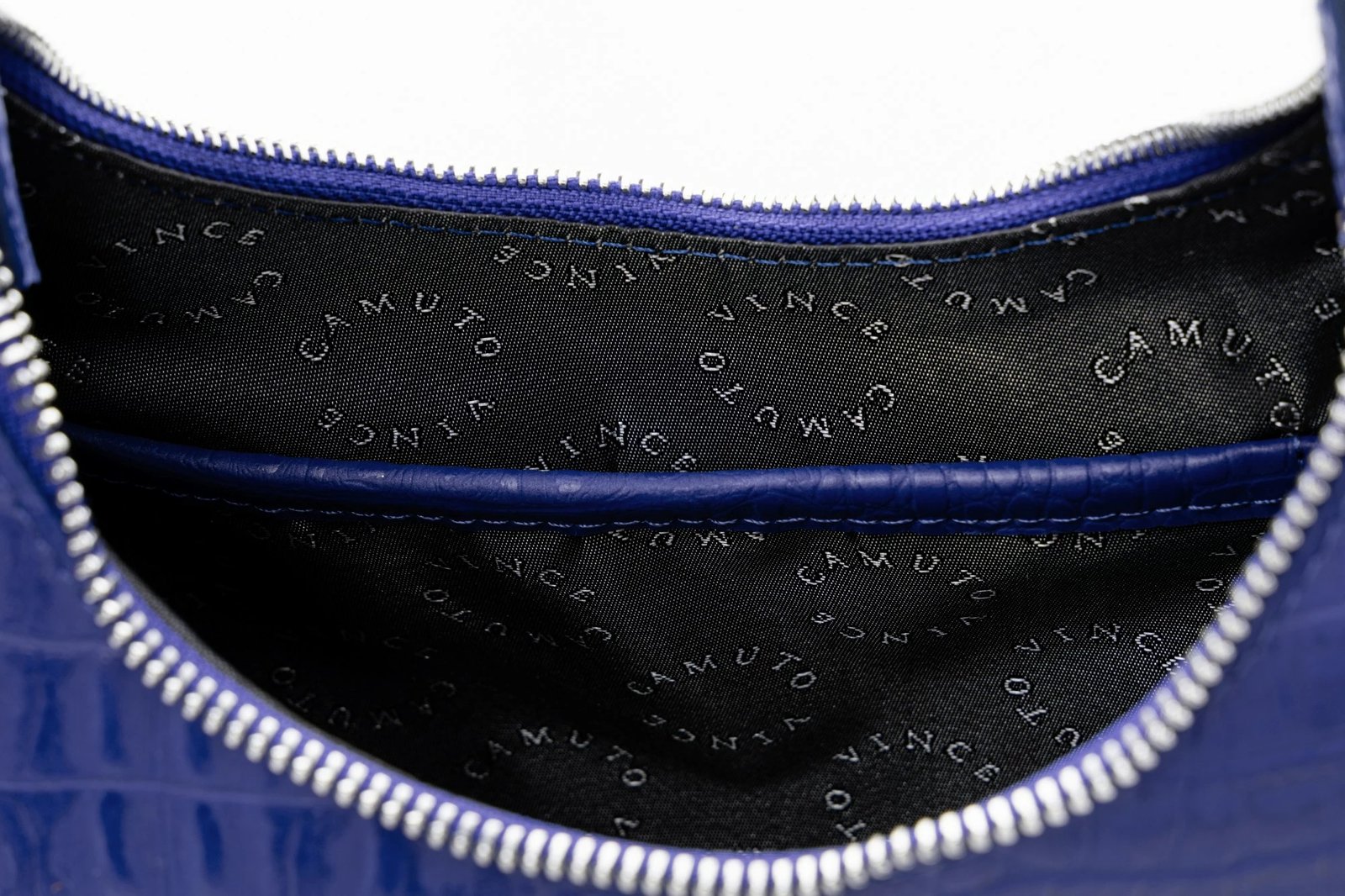 Çantë krahu Vince Camuto, Riviera - Croco Sax Blue