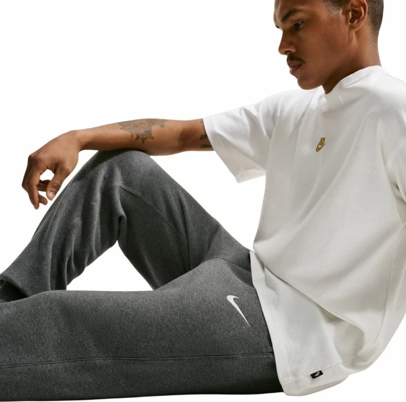 Pantallona sportive Nike për meshkuj, të hirtë