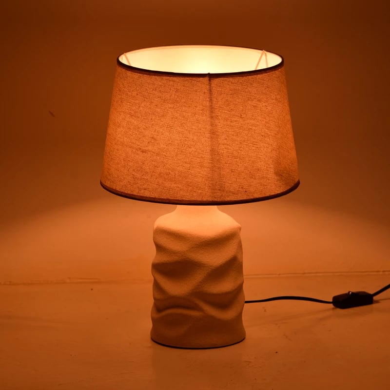 Llambë tavoline Wabbi, qeramikë dhe bexh, D28x41cm